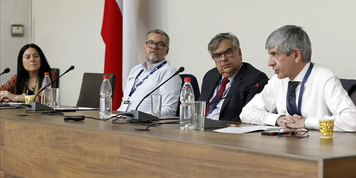 Análisis sobre educación superior y rankings en la Red Macro en Chile.