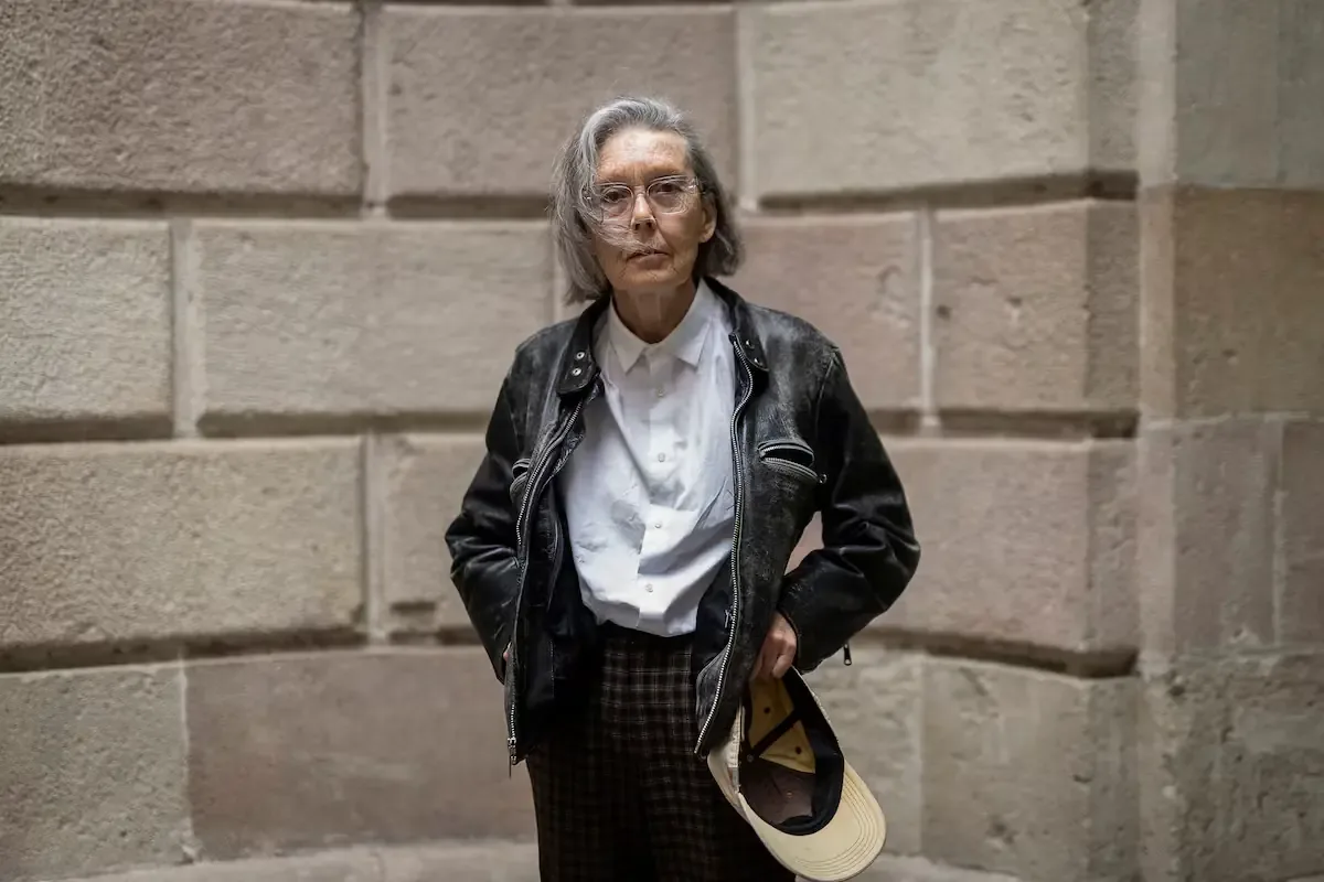 Anne Carson ha sido reconocida por su innovadora contribución a la literatura contemporánea.