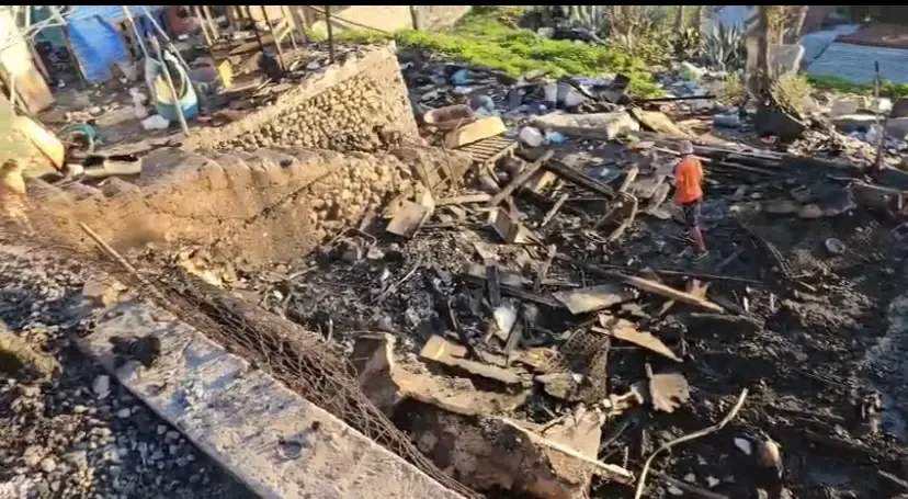 Antonio pide ayuda tras perder su hogar y sus mascotas en un incendio.