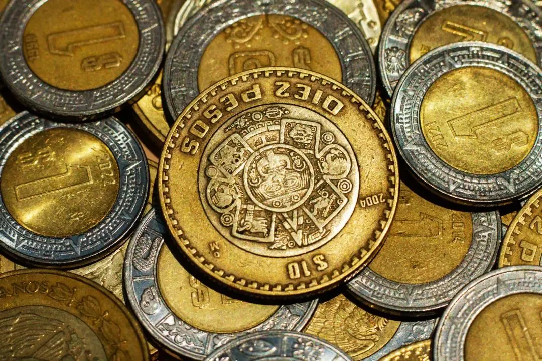 Anuncio de la nueva aleación de monedas de 10 pesos por la SHCP.