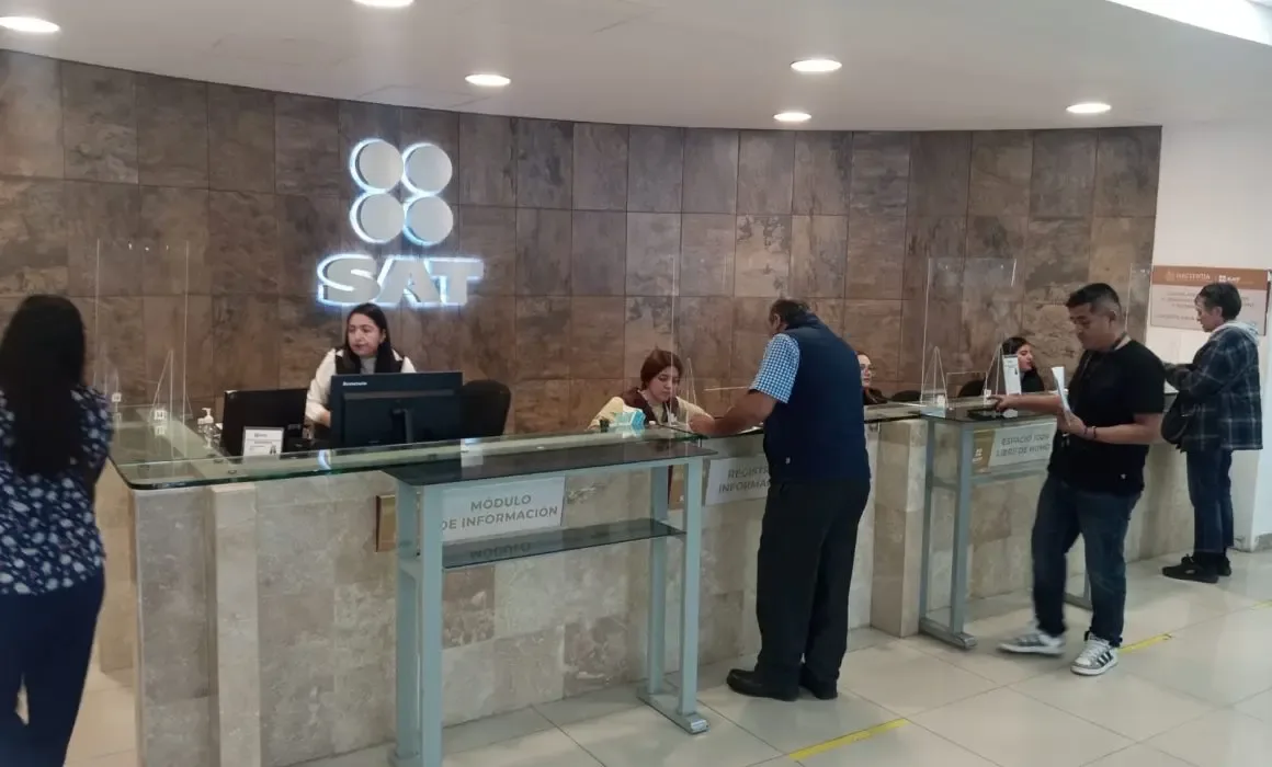 Anuncio del Programa de Regularización Fiscal 2026 por el SAT en Monterrey.