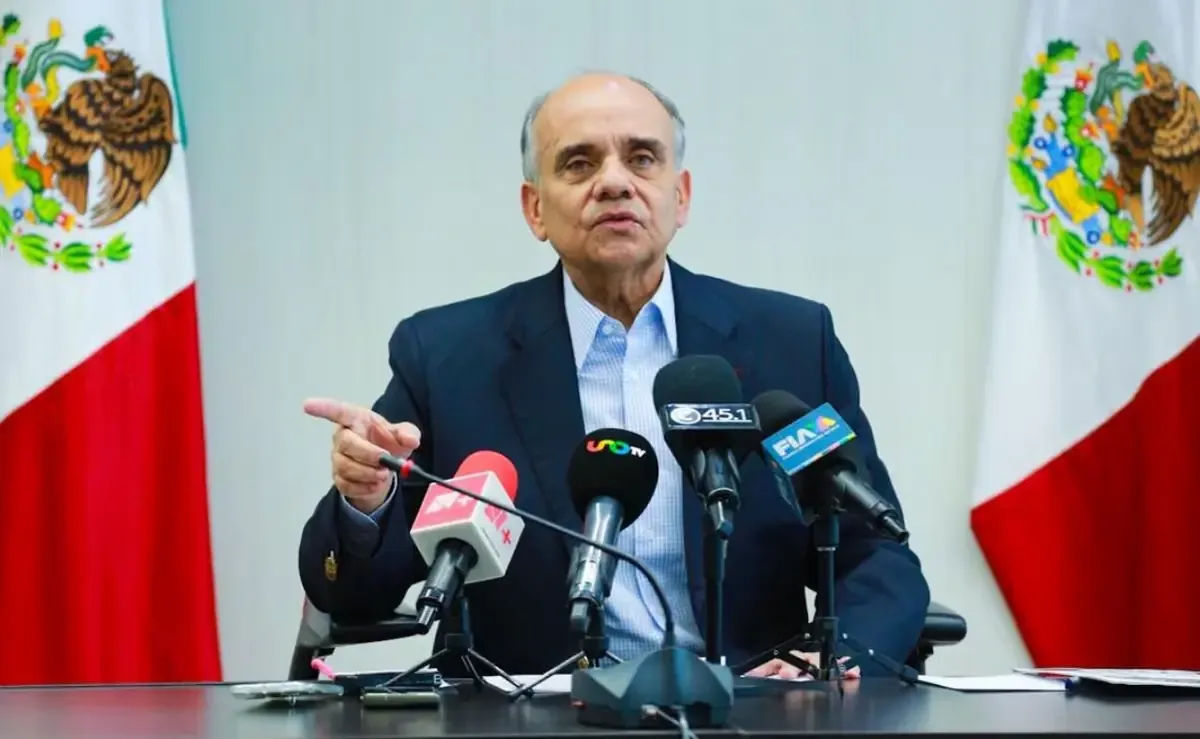 El líder del PRI en el Senado enfatiza la importancia de la unidad y la experiencia de gobierno para el futuro del partido.