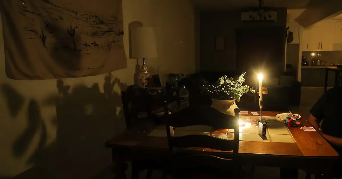 Cientos de familias en el Sur de Hermosillo enfrentaron un apagón prolongado mientras soportaban temperaturas extremas.