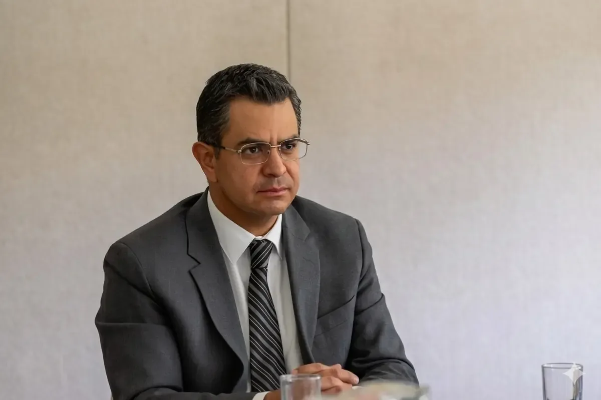 Expertos advierten que el cambio de fecha en las elecciones judiciales refuerza el dominio del gobierno sobre el sistema judicial.