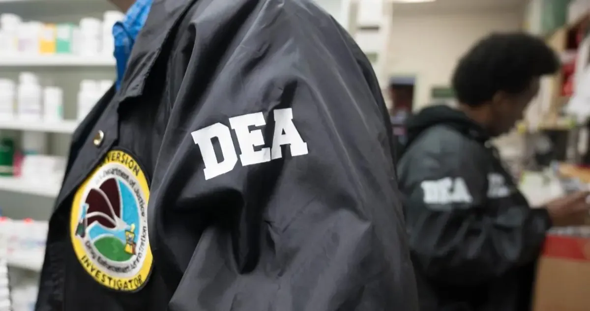 Claudia Sheinbaum explica la regulación de agentes extranjeros en la seguridad de México.