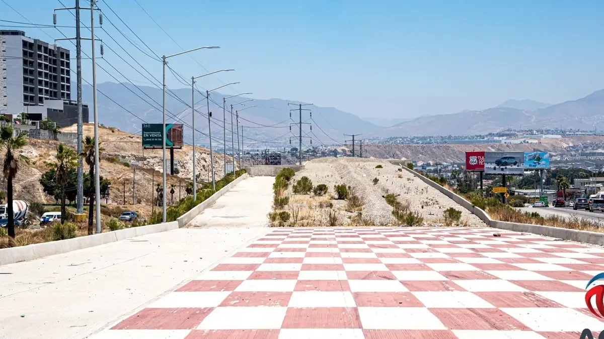 Tras un accidente con más de 30 vehículos, el Congreso solicita una auditoría y mejoras en la infraestructura vial.