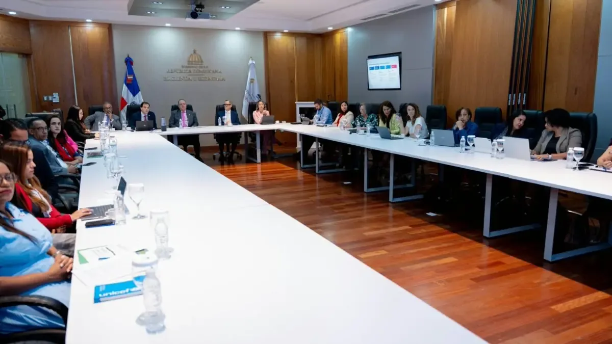 La propuesta busca mejorar el acceso a cuidados y empleo, con énfasis en la primera infancia.