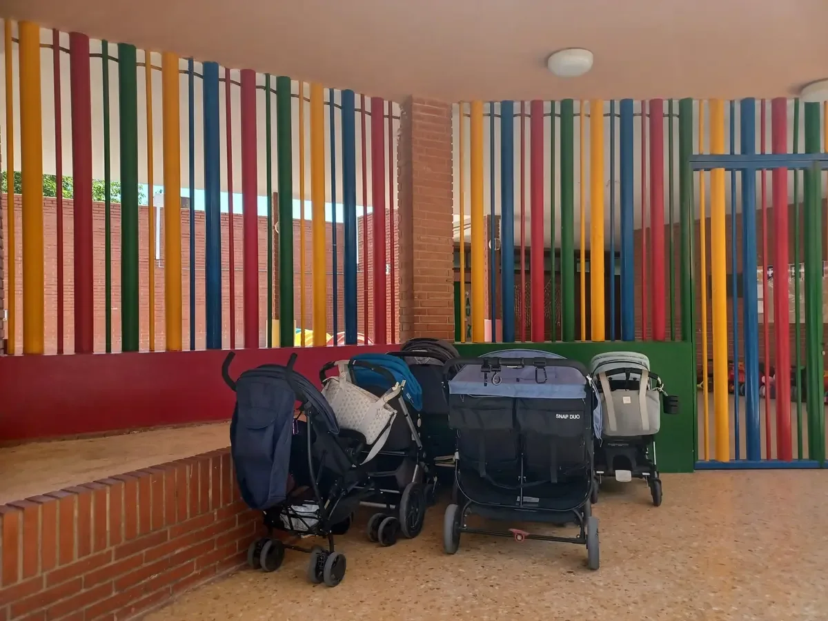 La nueva escoleta permitirá ampliar la capacidad educativa y facilitar la convivencia familiar en la playa.