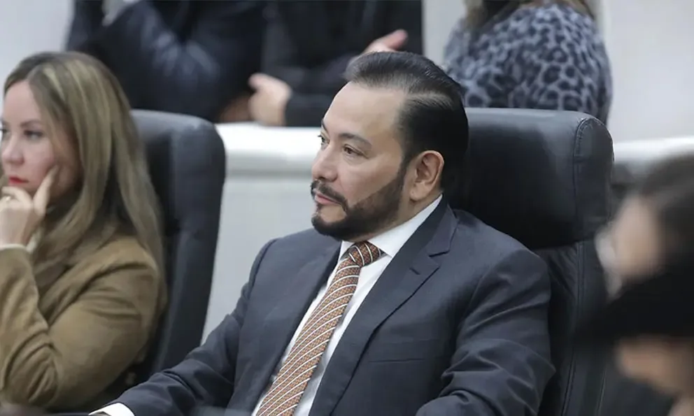 Aranzazú Puente Bustindui, diputada, junto al diputado Héctor Serrano Cortés del PVEM.