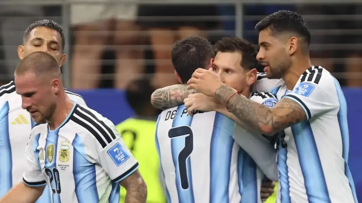 La Selección Argentina se prepara para las fases de eliminación directa en el Mundial tras una sólida actuación en la fase de grupos.