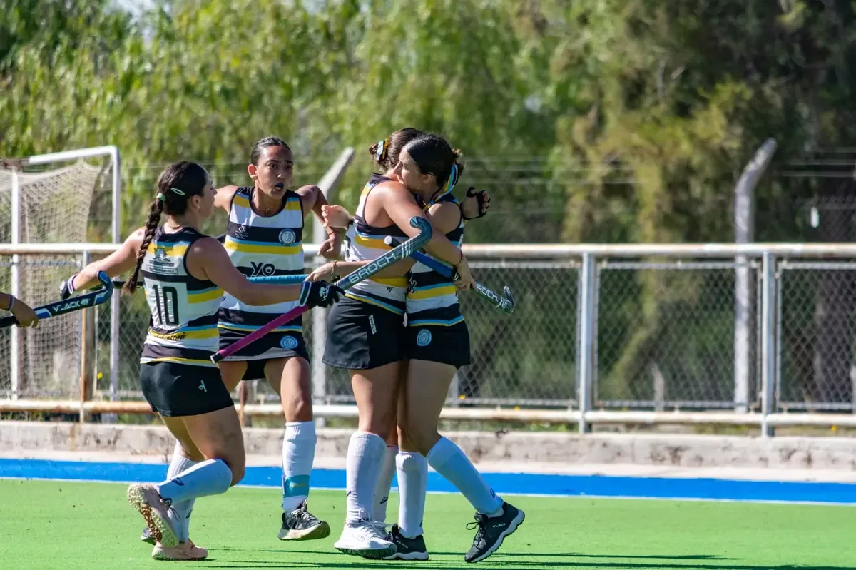 La delegación argentina consiguió importantes logros en handball, raquetbol y tenis en la última jornada de competencias.