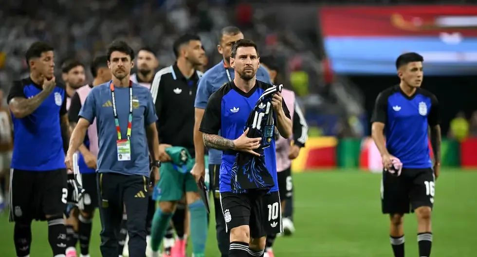 La selección argentina enfrenta dudas por lesiones de Montiel y Romero antes del partido de eliminación directa.