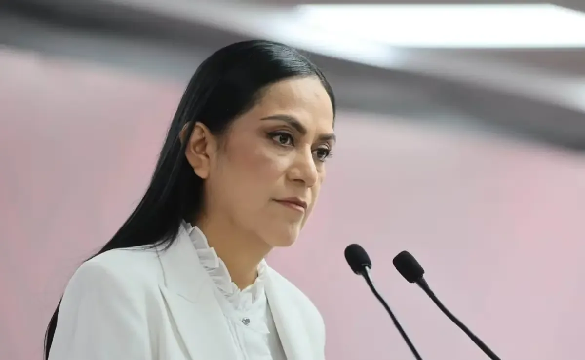 La presidenta de Morena denuncia desinformación de la oposición y respalda a Claudia Sheinbaum.
