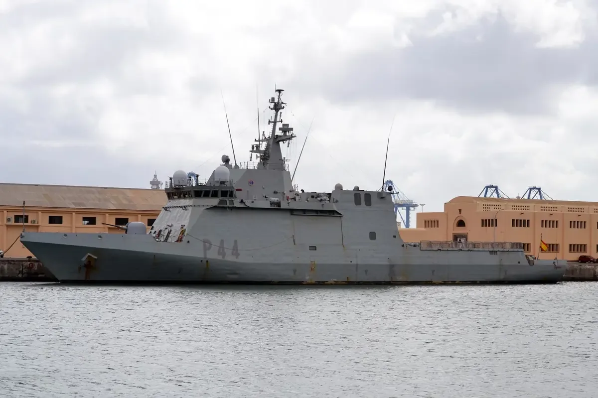 La nueva lancha mejorará la vigilancia y respuesta ante amenazas en el mar.