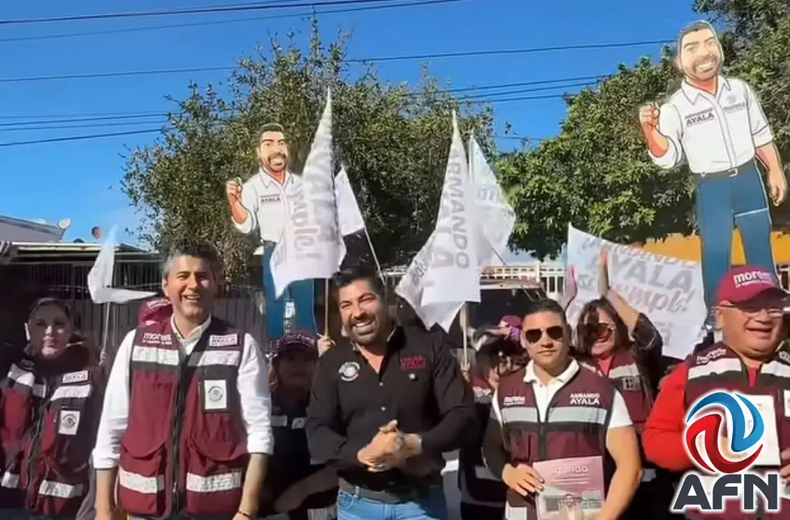 "Armando Ayala Robles durante una actividad informativa en Tijuana."
