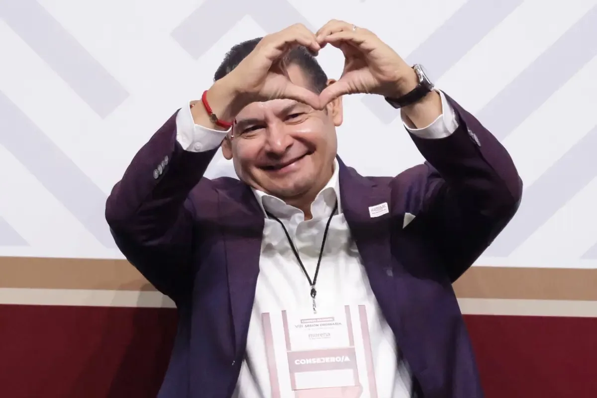 El gobernador de Puebla pide centrarse en gestiones para la ciudadanía, dejando las disputas partidistas para el partido.