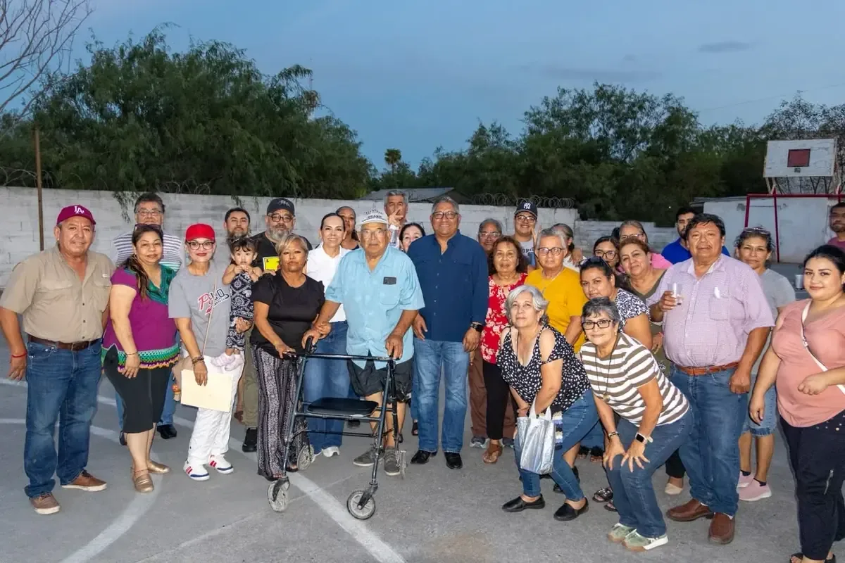 La reunión busca fortalecer la atención a necesidades comunitarias y mejorar la infraestructura vial.