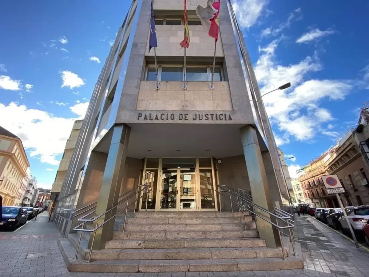 La Fiscalía solicita 46 años de prisión para A.C.V. por los crímenes ocurridos en 2019 y 2022.