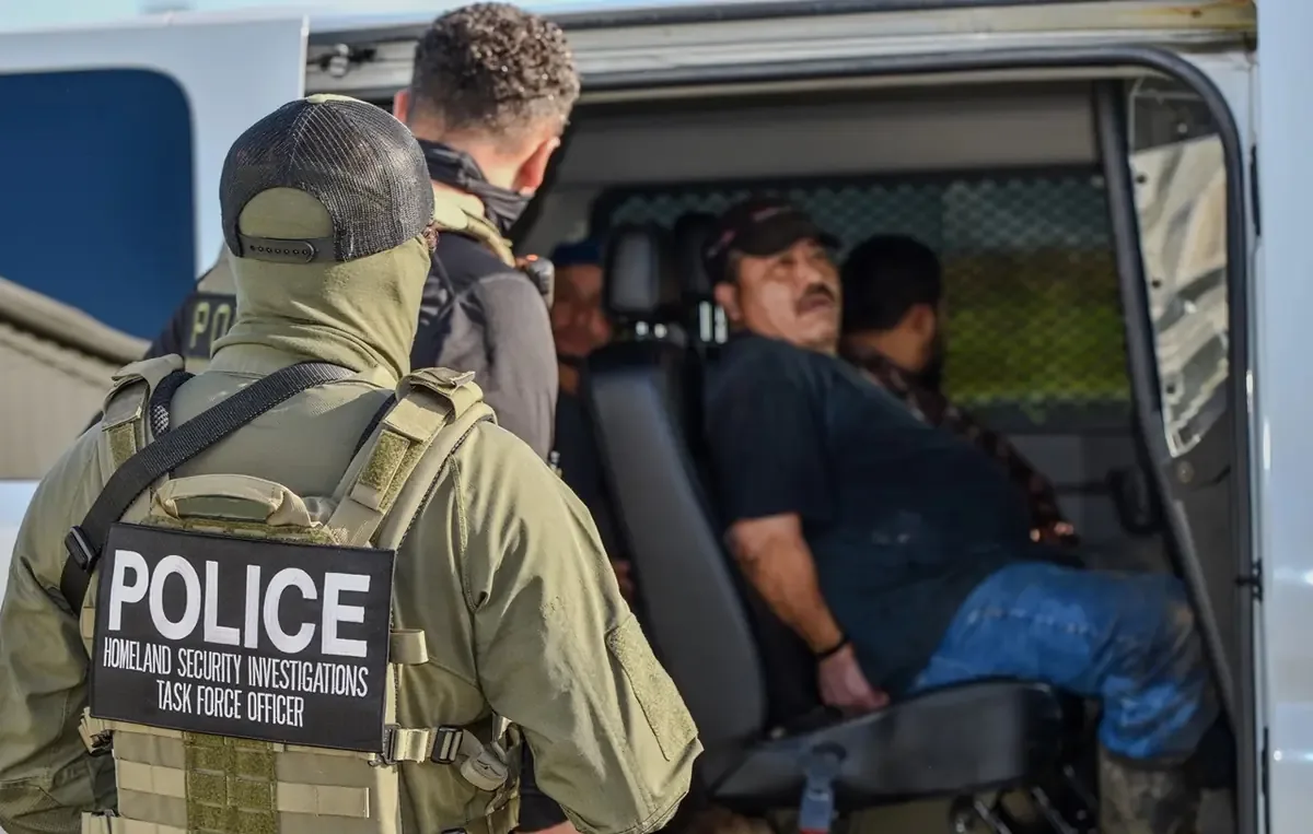 La detención de Toledo en EU resalta el riesgo para los 'dreamers' bajo políticas restrictivas.