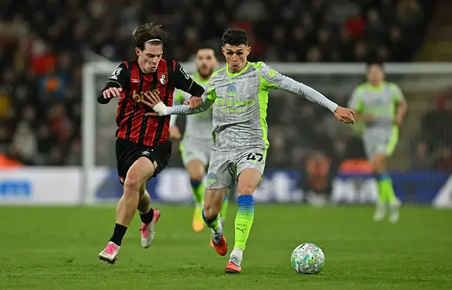 El Bournemouth empata con el City y asegura el título para el Arsenal, celebrando el éxito de Mikel Arteta.