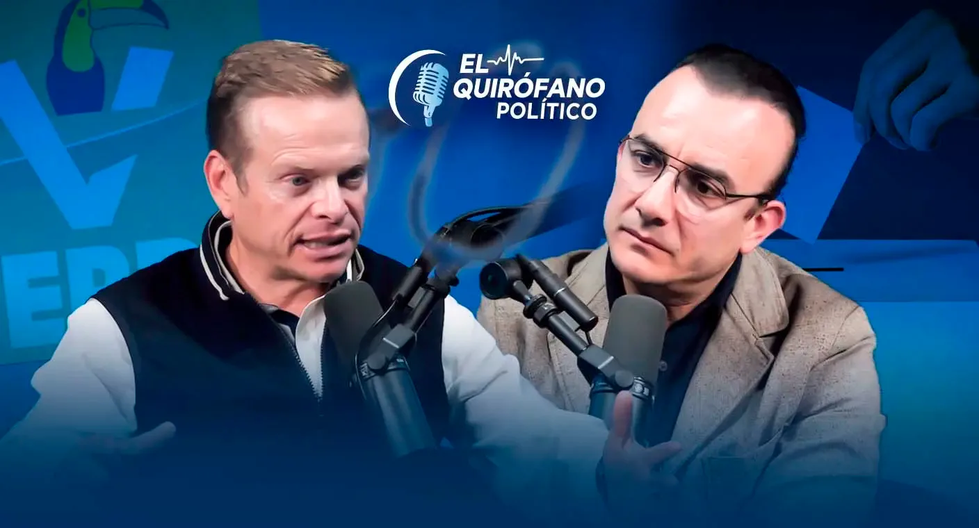 Arturo Escobar durante su visita a Hermosillo revelando candidatos del PVEM.