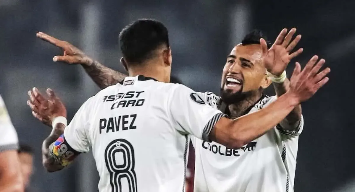 Arturo Vidal despide emotivamente a Esteban Pavez, nuevo refuerzo de Alianza Lima.