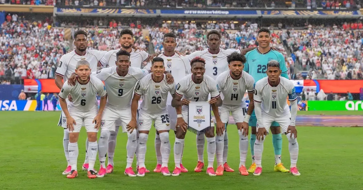 Tras la eliminación del Mundial 2026, el arzobispo Ulloa destaca el orgullo por la selección y su valentía en el campo.