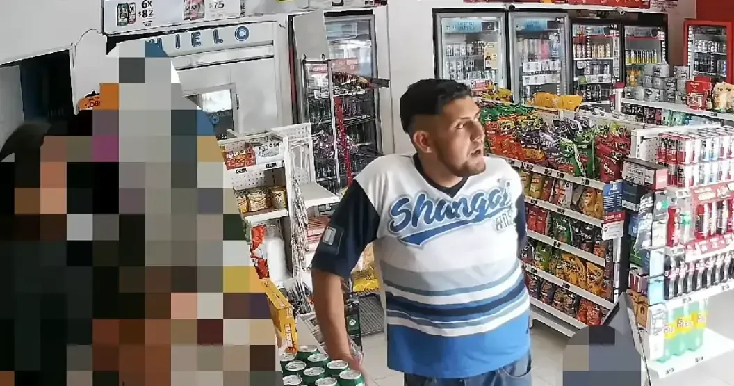 El negocio solicita apoyo ciudadano tras un asalto violento en su local.