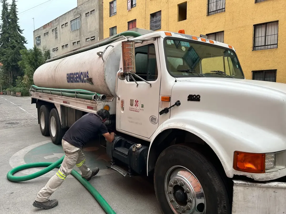La acción se realizó tras una denuncia anónima sobre la venta ilegal de hidrocarburo en la localidad.