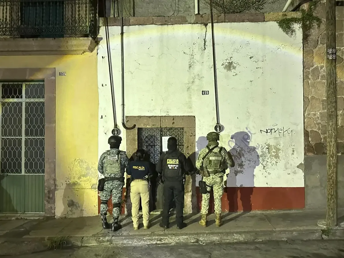 La Fiscalía de Michoacán asegura una cantidad significativa de droga tras operativos en diferentes colonias de la ciudad.
