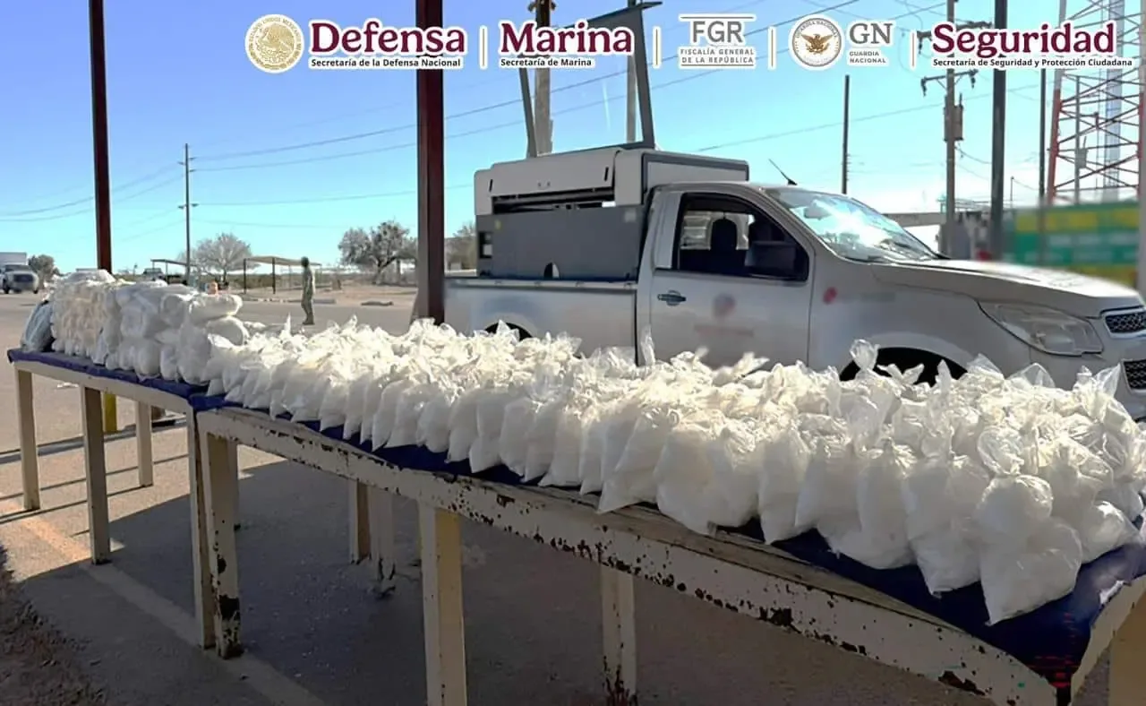 Aseguran 212 kilos de metanfetamina en operativos de seguridad en Sonora.