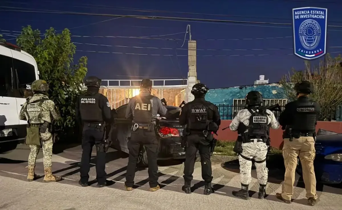 La colaboración entre fuerzas federales y estatales da como resultado la detención de 15 personas y el decomiso de diversos objetos ilícitos.