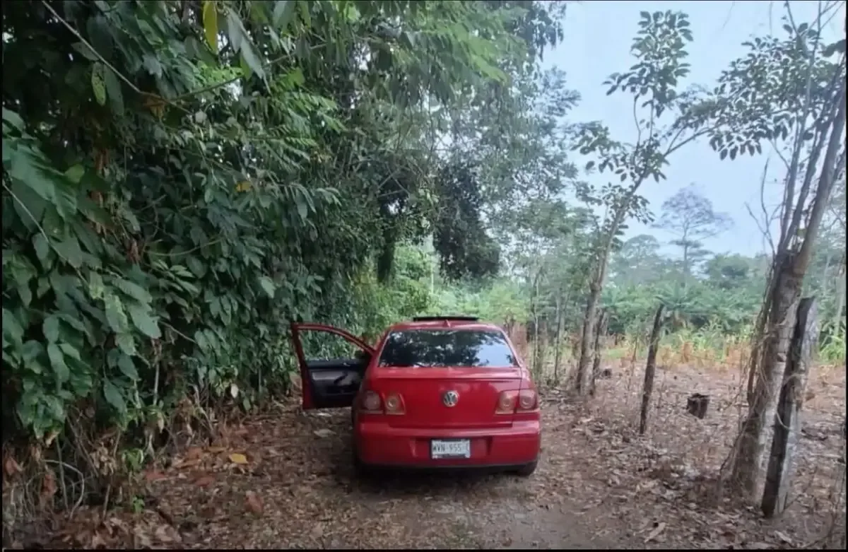La Fiscalía de Tabasco investiga el asesinato de un agente ministerial y su cónyuge hallados sin vida en un vehículo abandonado.