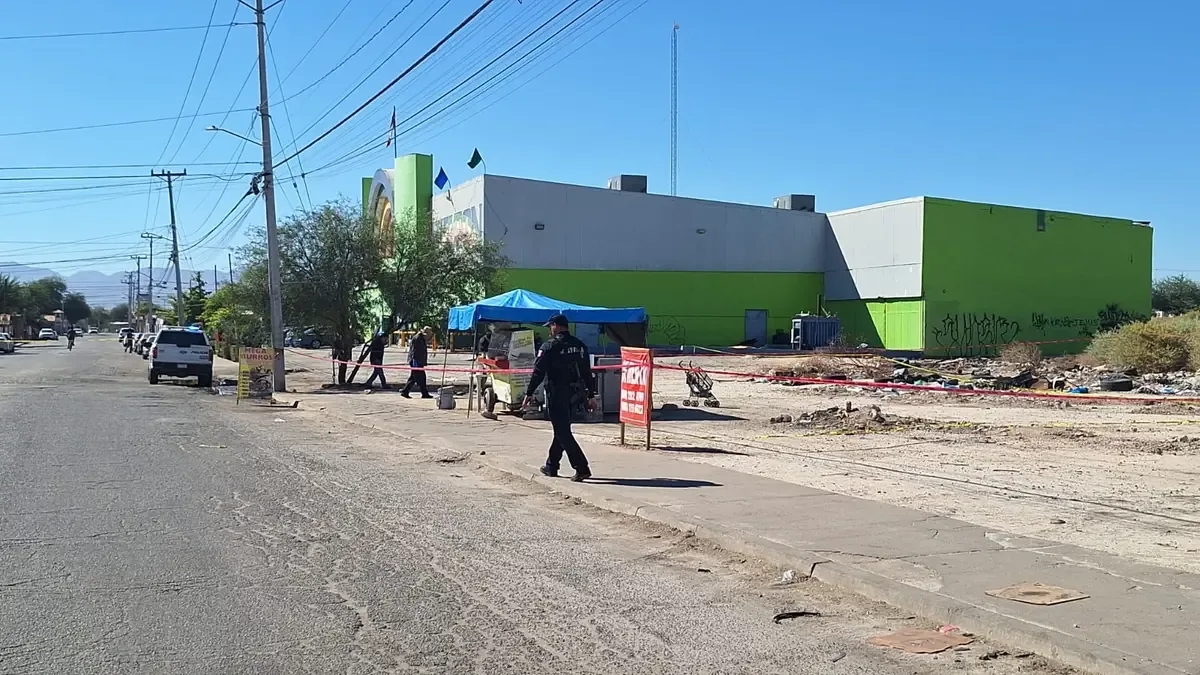 Un ataque armado en un puesto de comida dejó un muerto y se investiga el crimen en Baja California.