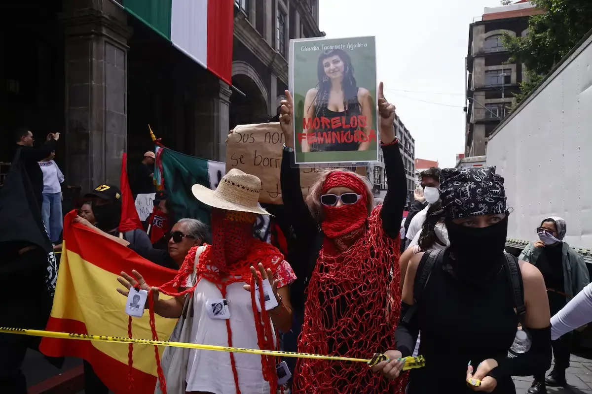 El feminicidio de una estudiante española provoca marchas en México exigendo justicia.