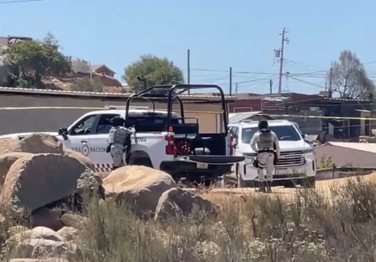 La violencia entre grupos criminales marca un nuevo episodio con el asesinato del funcionario en su hogar.