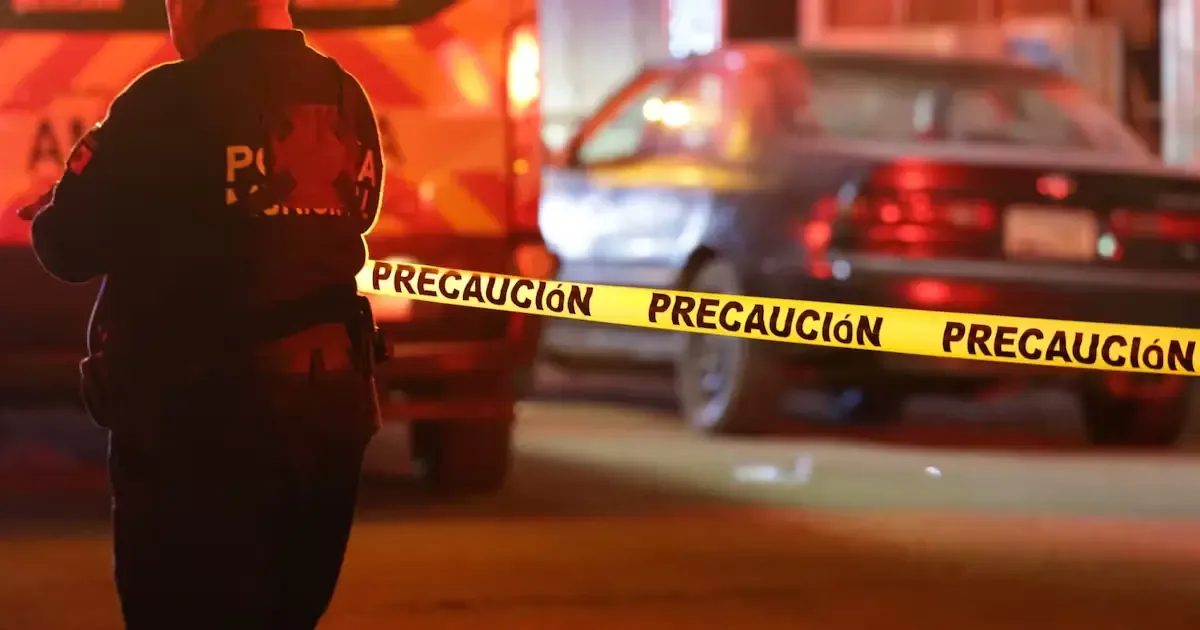 Dos personas fueron asesinadas en Mexicali; un operativo policial investiga los hechos en la zona.