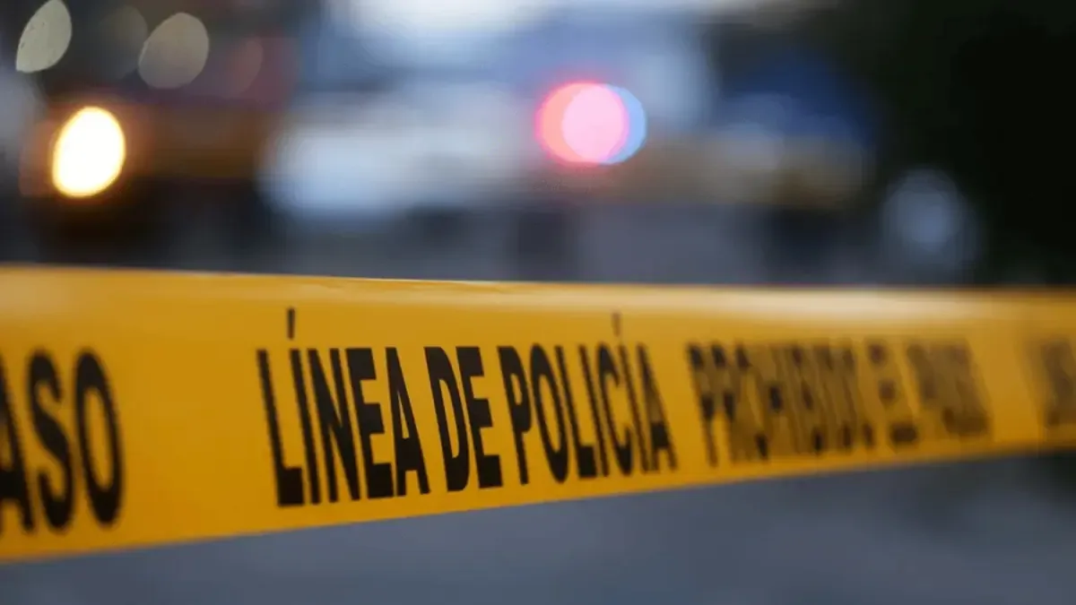 La agresión dejó un oficial muerto y otro herido en un incidente violento.