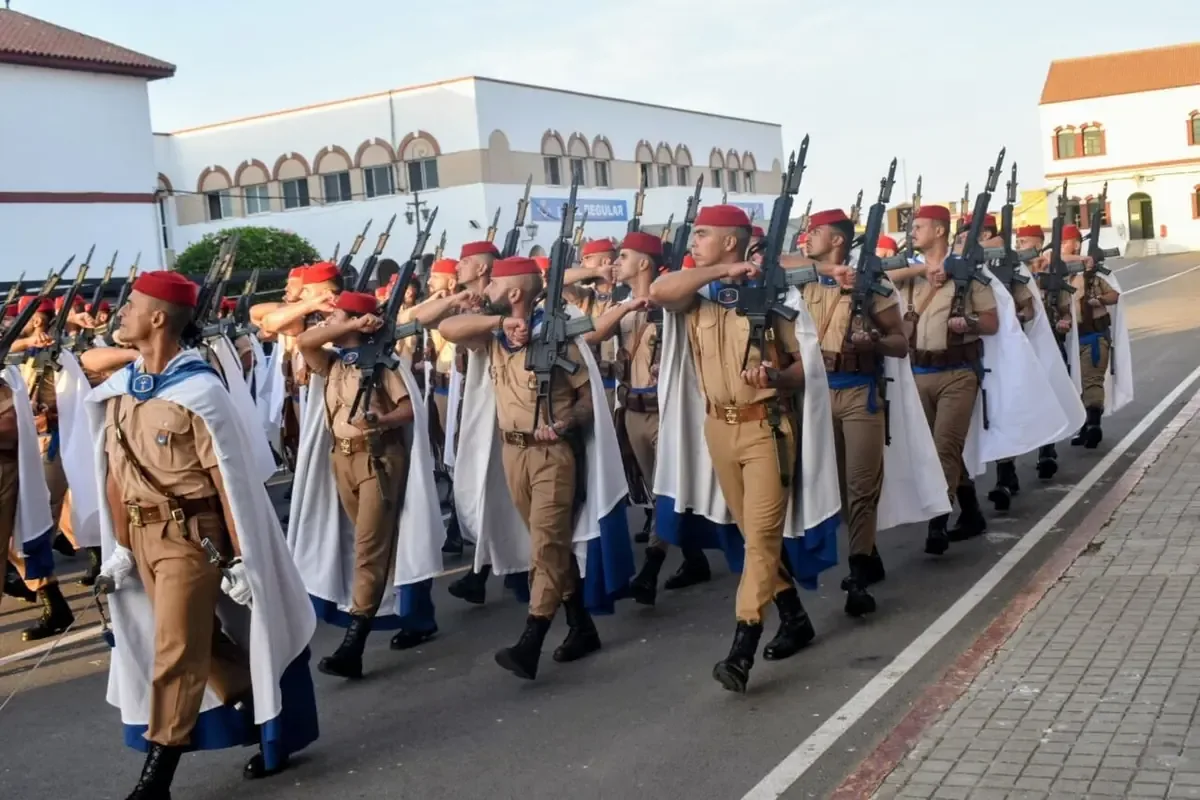 La asociación denuncia el incremento del gasto militar sin mejoras laborales para los profesionales.