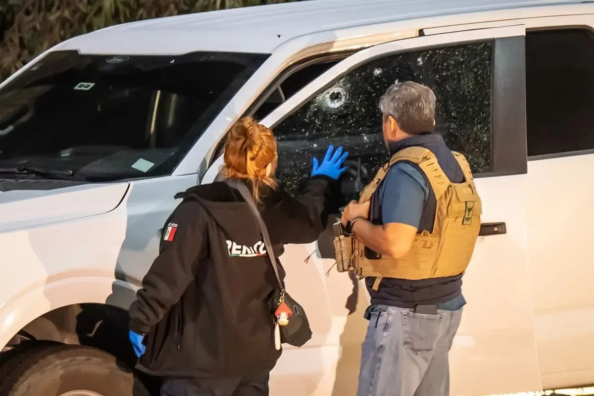 Ramiro Tolentino Reyes y un escolta fueron heridos en un ataque armado mientras trasladaban a un custodia detenido.
