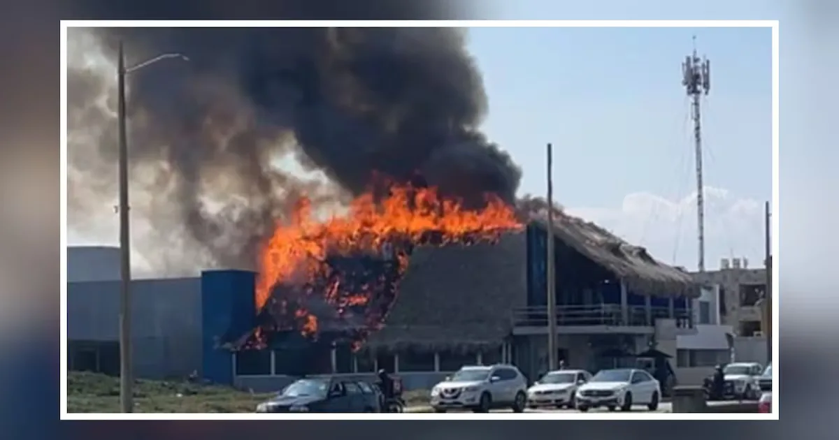Ataque a "El Calamar" en Coatzacoalcos deja daños significativos y narcomensaje.