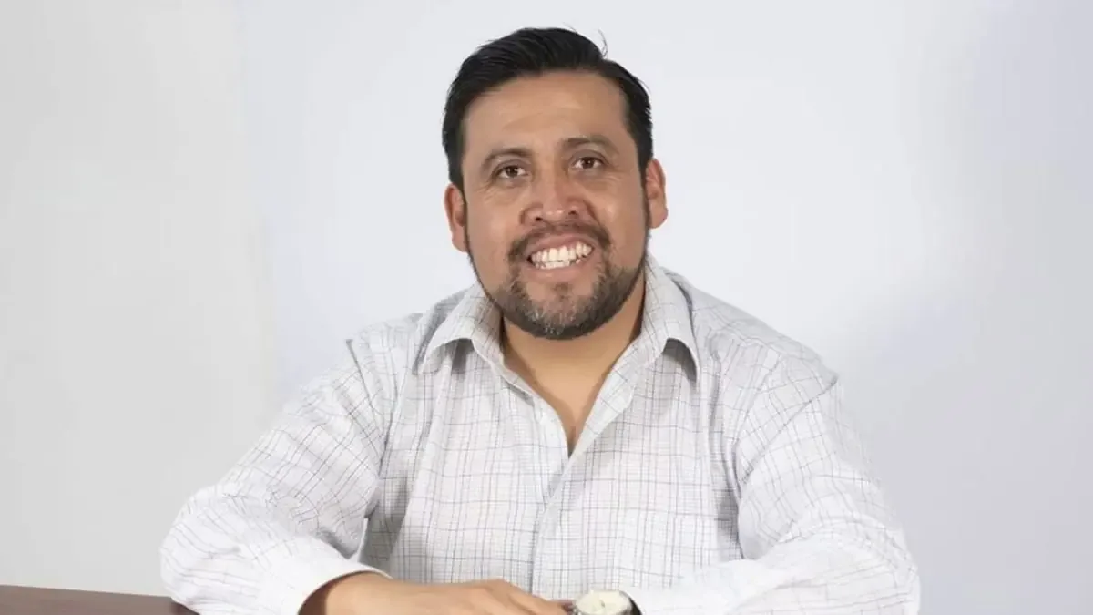 José Alberto Martínez Luna y su escolta fueron víctimas de un atentado en Oaxaca, lo que intensifica la violencia política en la región.