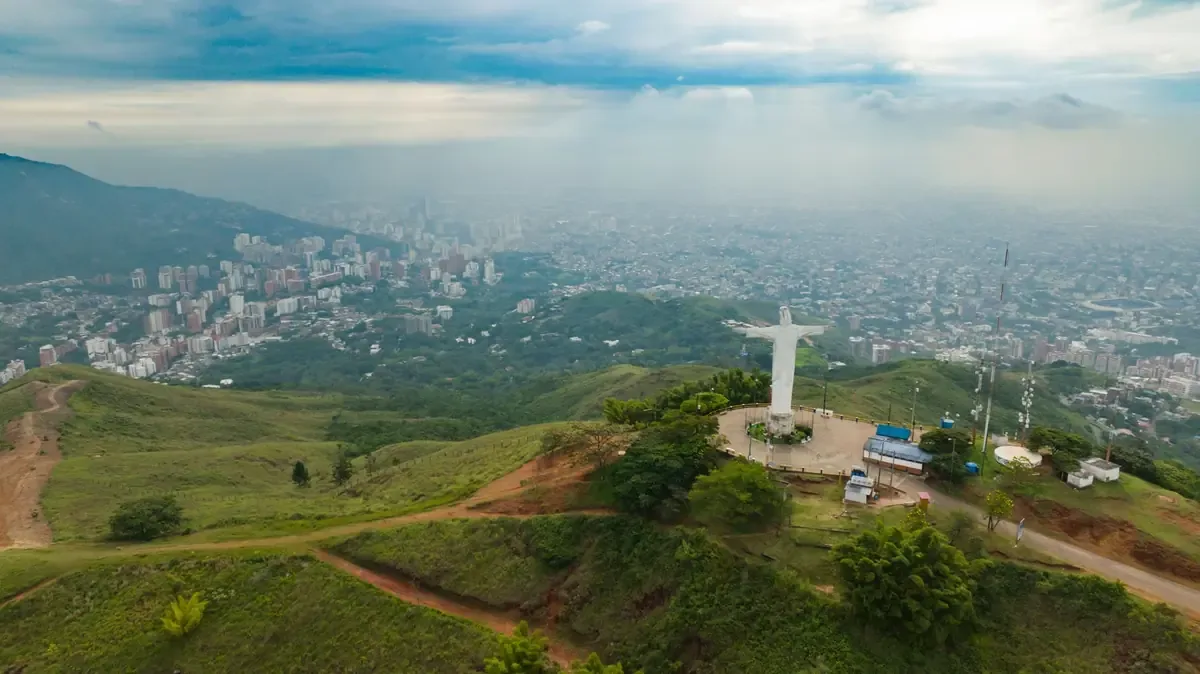 El ataque con drones kamikaze resalta la creciente amenaza a la seguridad en Cauca.