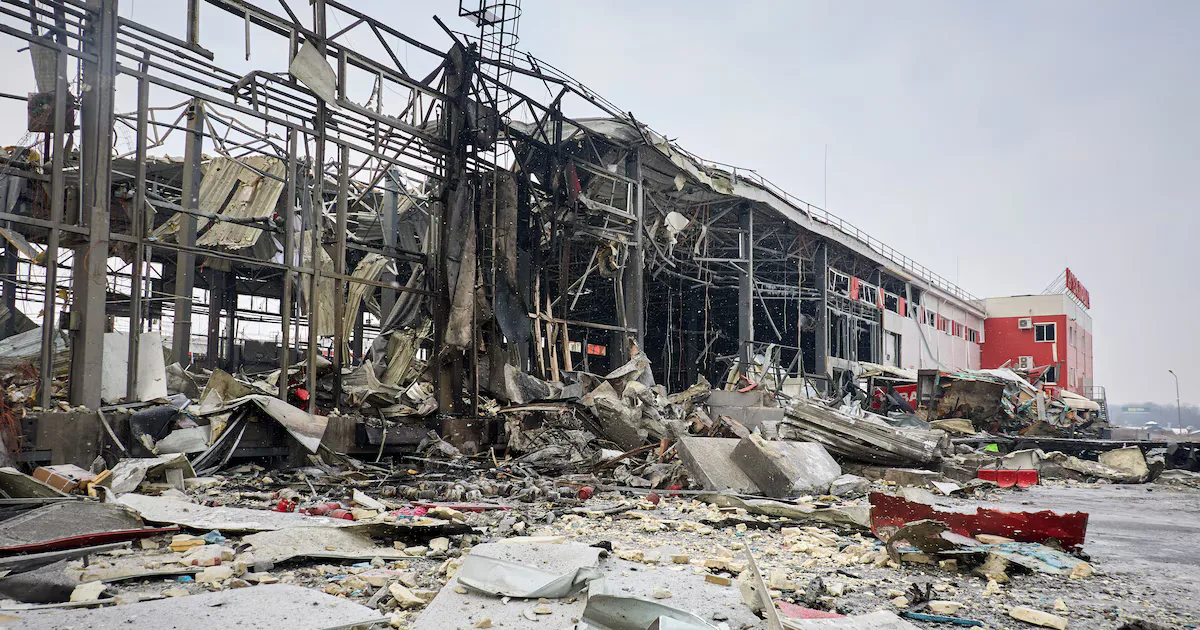 Ataques rusos con drones causan muertes y daños en varias regiones de Ucrania.