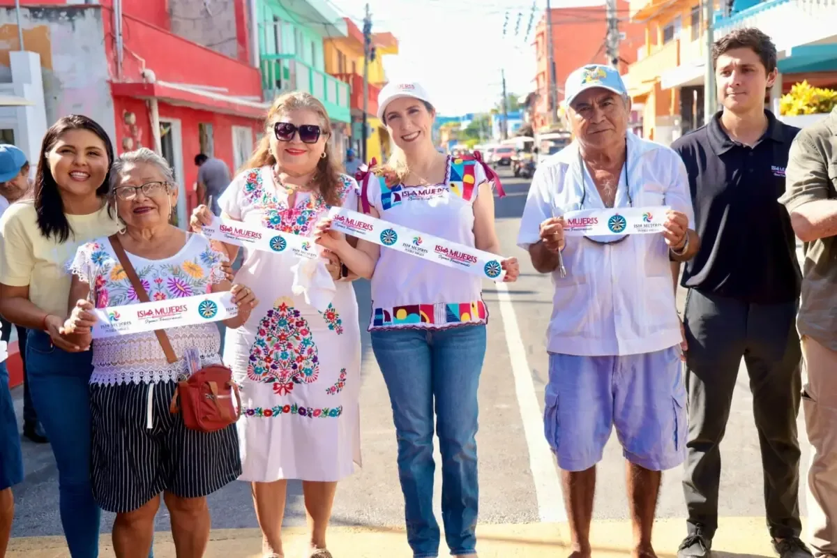 La Presidenta Municipal busca mejorar la infraestructura vial y la calidad de vida de las familias en Isla Mujeres.