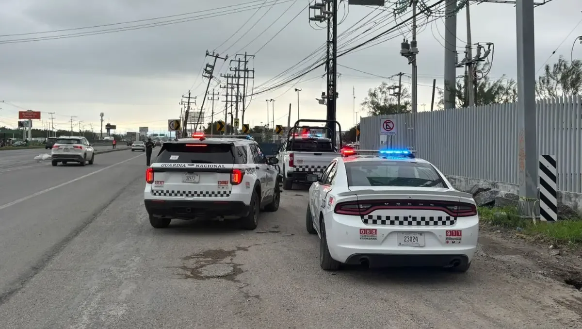 Un accidente en la carretera a Laredo dejó a un hombre herido y generó obstrucciones viales durante la mañana.