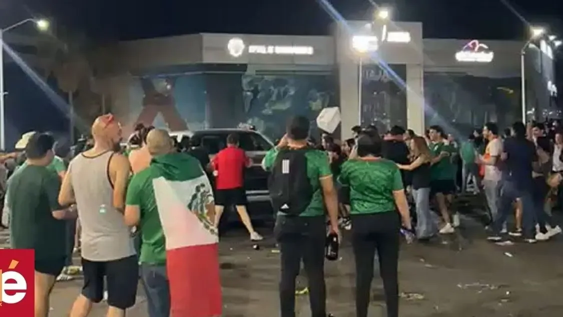 Un conductor embistió a aficionados de la Selección Mexicana en una celebración.