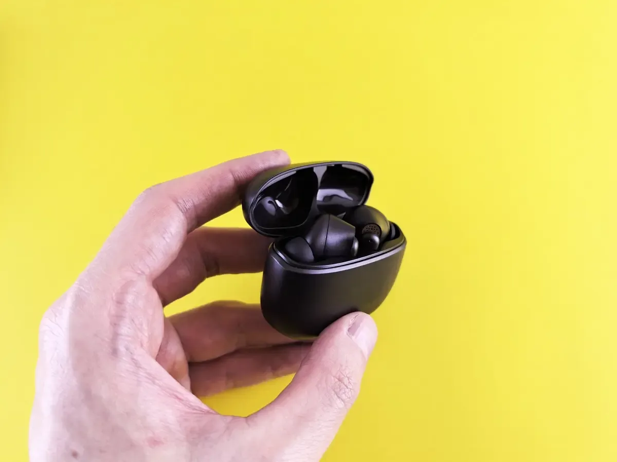 Los audífonos UGREEN se destacan por su prolongada duración de batería y tecnologías avanzadas de sonido.