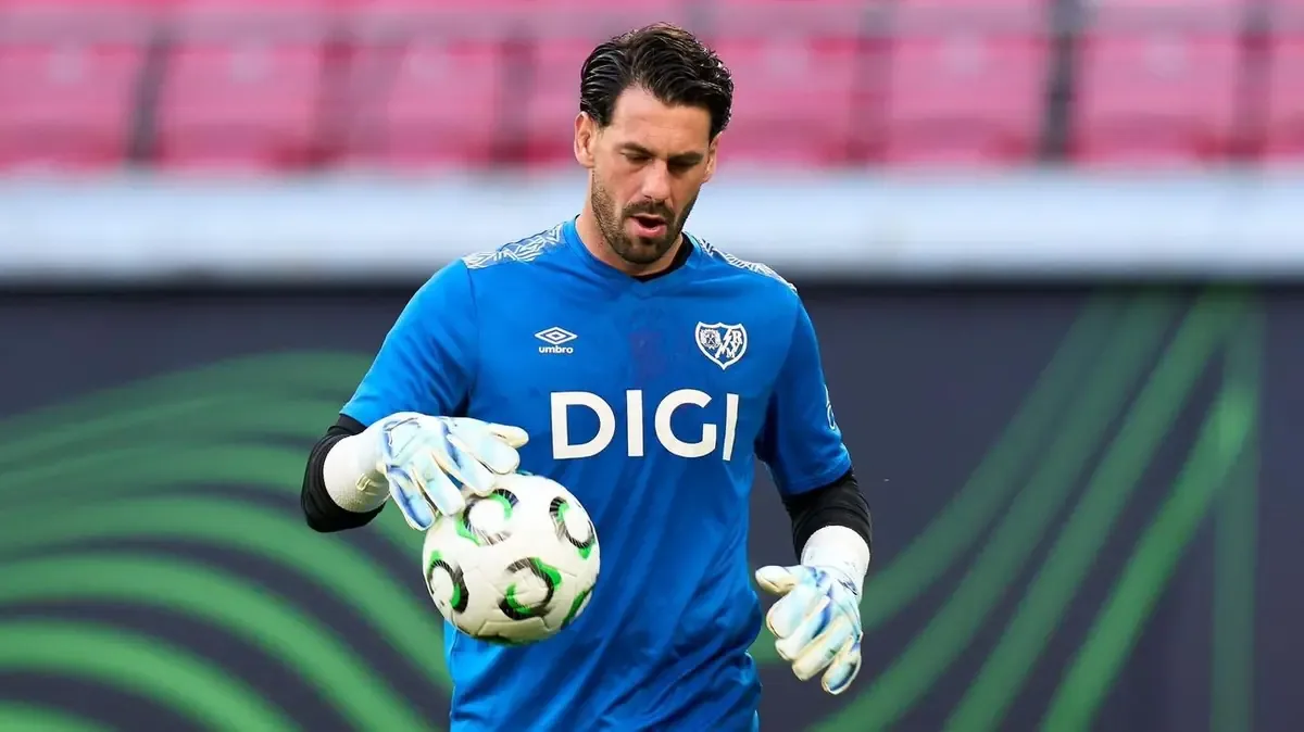 El portero argentino agradece a la afición y asegura su lucha por un futuro brillante.