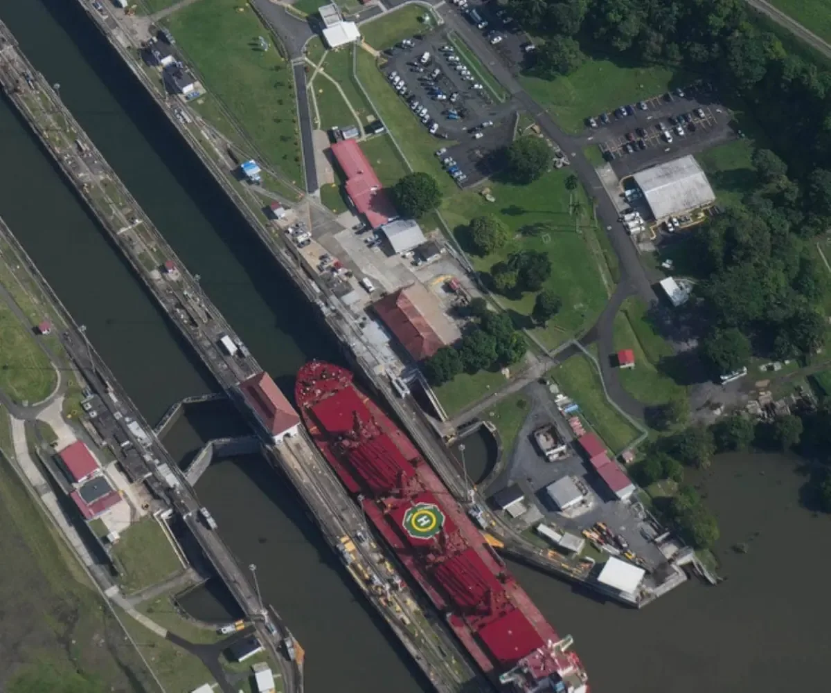 Las restricciones en el Canal de Panamá podrían causar costos elevados para los buques que no reserven con anticipación.